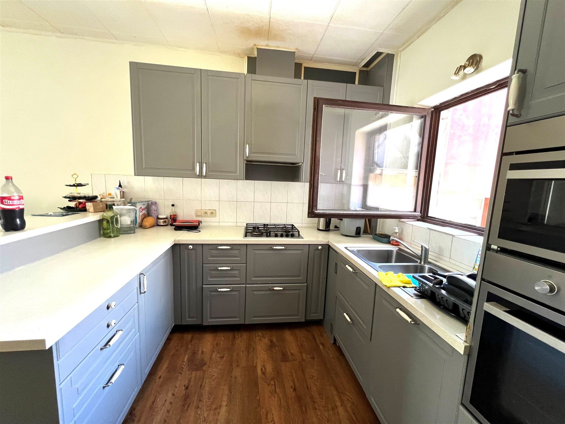 Handelspand met  woonst  4 slaapkamers te Oostende foto 3