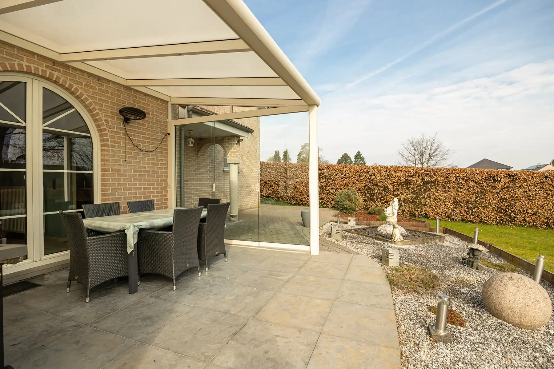 INSTAPKLARE, RIANTE GEZINSWONING MET 5 SLAAPKAMERS,  RUIMTE VOOR VRIJ BEROEP, INPANDIGE GARAGE IN KELDER EN GUNSTIG EPC OP PERCEEL VAN 11A30CA TE OUDSBERGEN foto 22