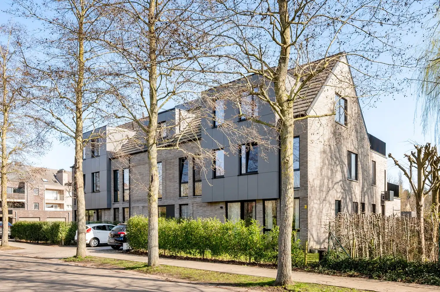 LUXE-APPARTEMENT I 2 STAANPLAATSEN I EPC= E19 I RUSTIG GELEGEN foto 2