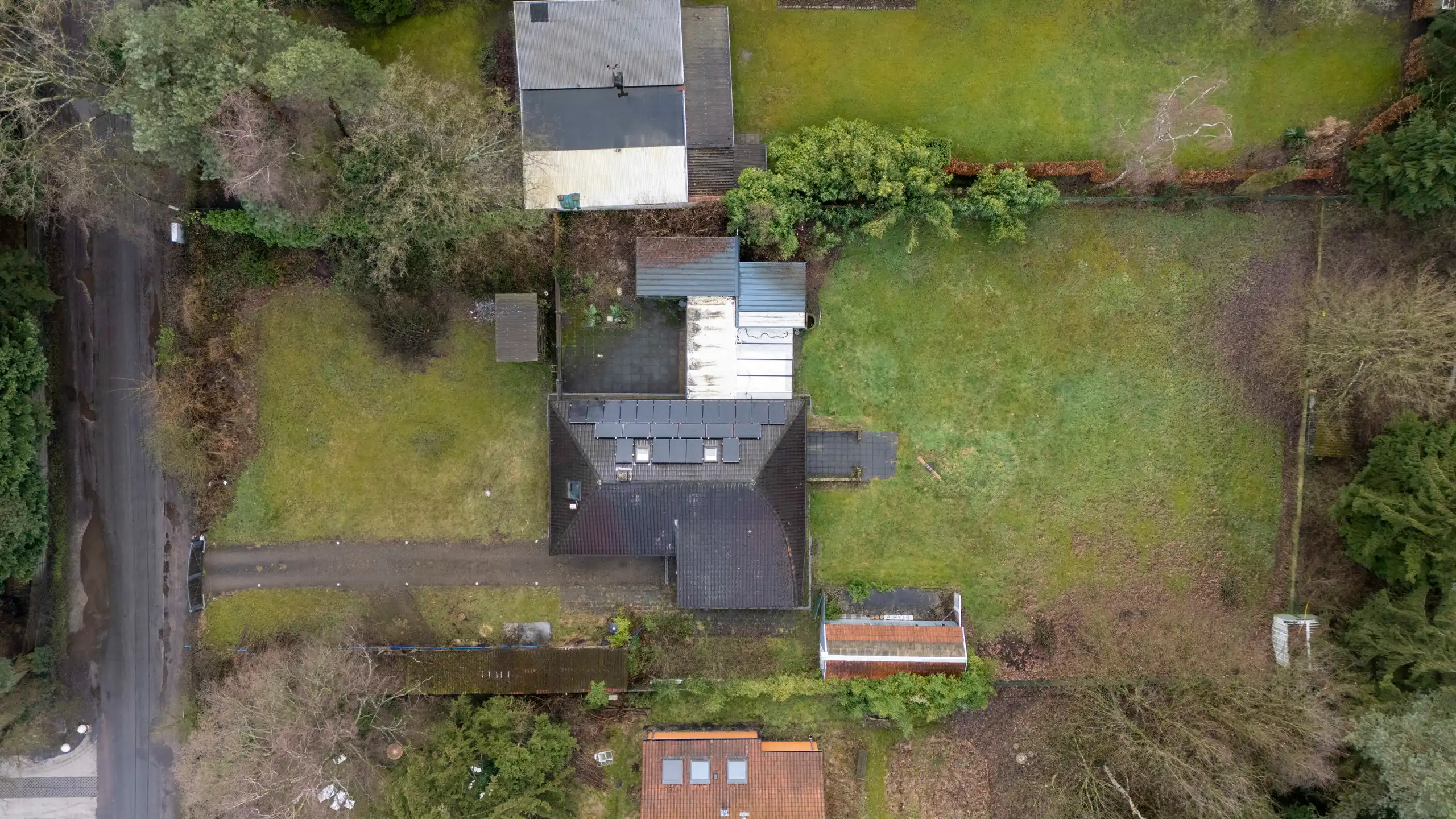 Prachtig perceel bouwgrond 2.475 m² met af te breken woning foto 4