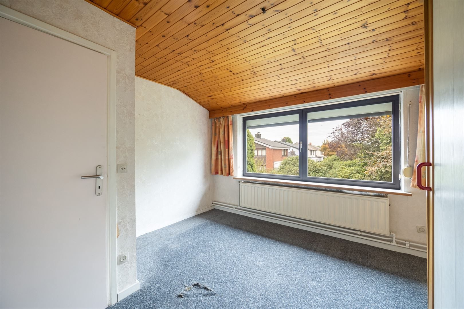 Halfopen woning met potentieel foto 16