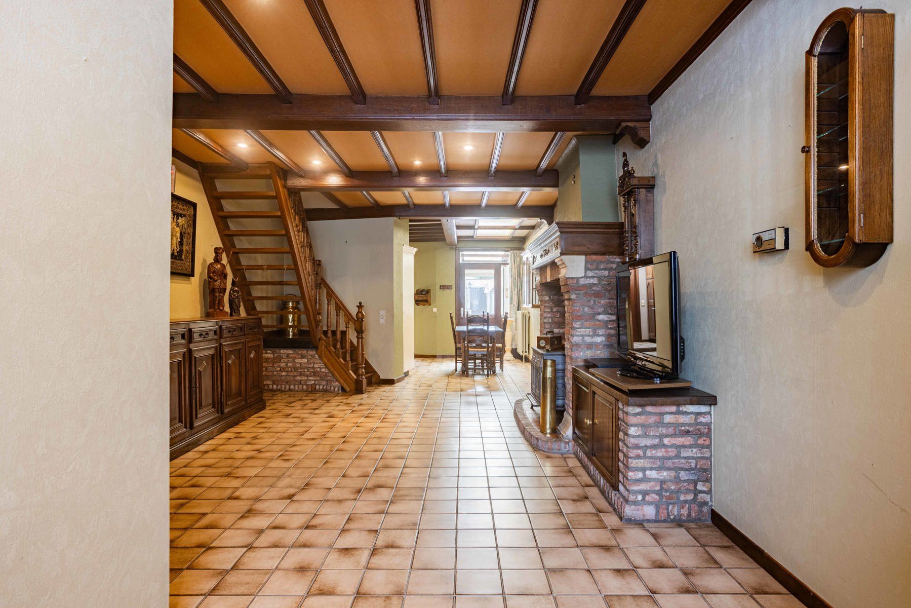 Te koop: deels te renoveren woning  aan de rand van Aalst foto 3