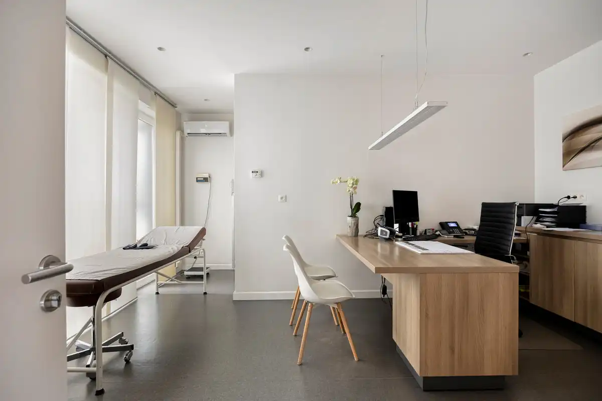 ROYALE WONING MET DOKTERSPRAKTIJK TE BILZEN HOESELT. foto 50