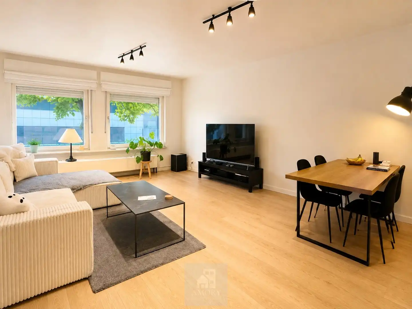 Gerenoveerd 2-slaapkamerappartement met garagebox in Wondelgem foto 4