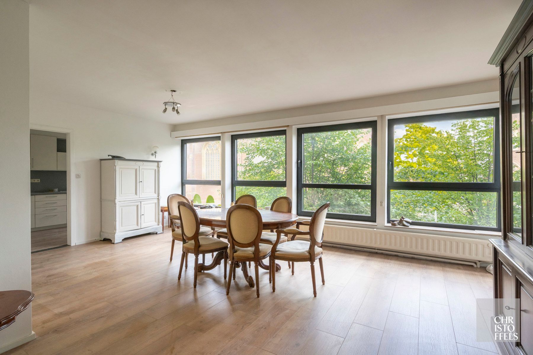 3-slaapkamerappartement (106m²) in hartje Lanaken! foto {{pictureIndex}}