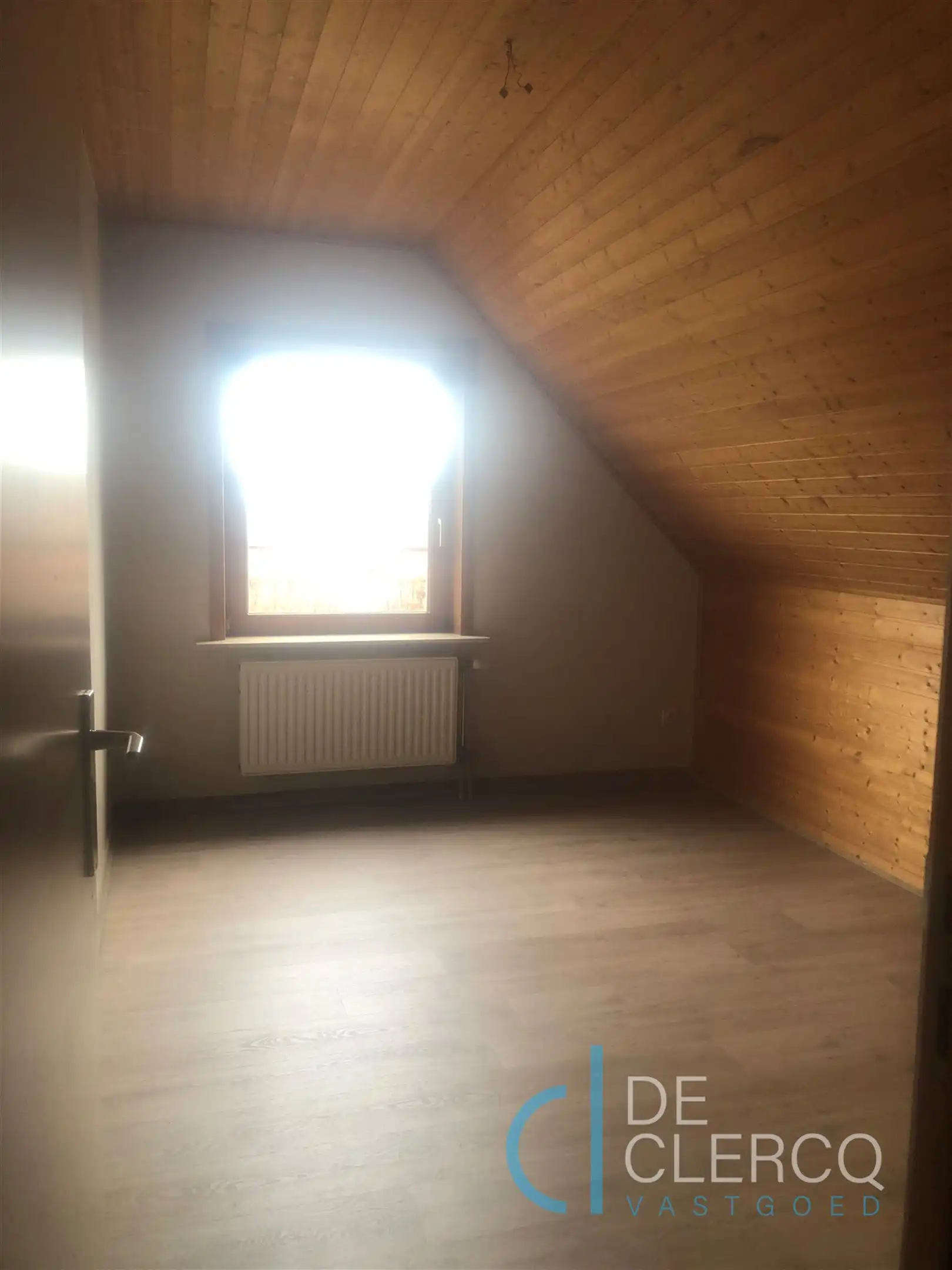 Charmante woning TE  HUUR op toplocatie in Lochristi! foto 10