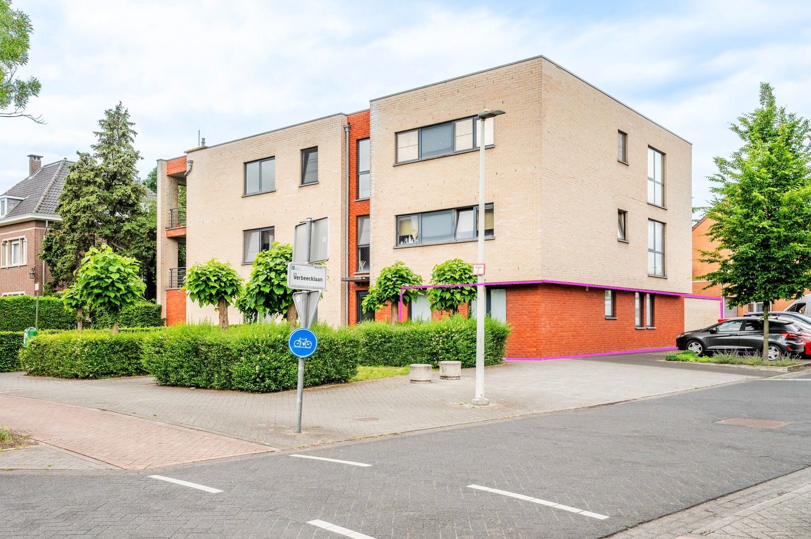 Gelijkvloers appartement + tuin en garagebox te Burcht! foto 14