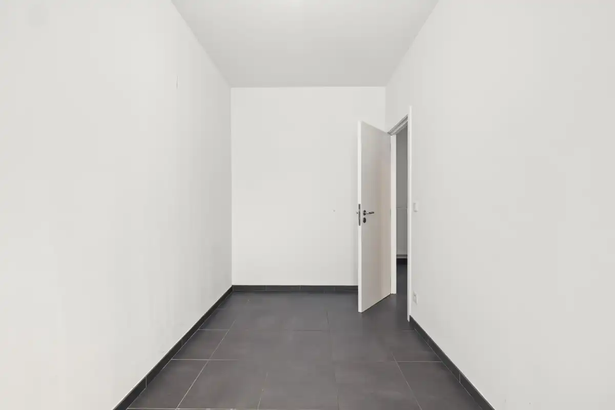 Volledig gerenoveerd gelijkvloers appartement met privatief terras in het hart van Kruibeke foto 22