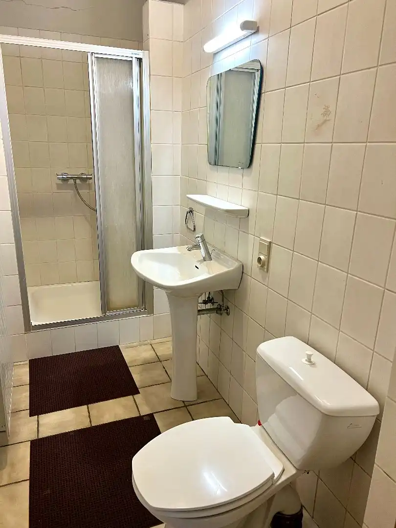  Kamerwoning met 4 kamers (conformiteitstattesten) en een opslagplaats. foto 7