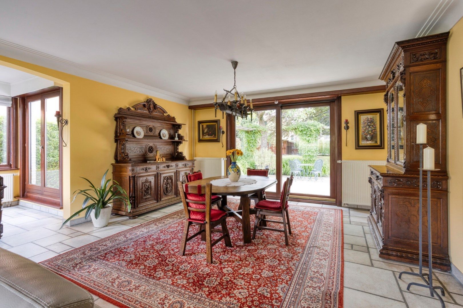 Charmante woning van 256 m2 met 4 slaapkamers te Wommelgem!  foto 7