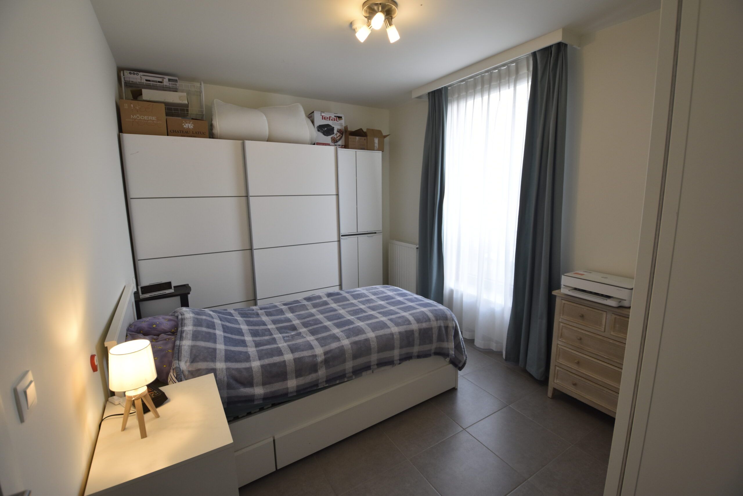 Assistentiewoning met 1 slaapkamer, terras en autostaanplaats in Sint-Niklaas foto 10