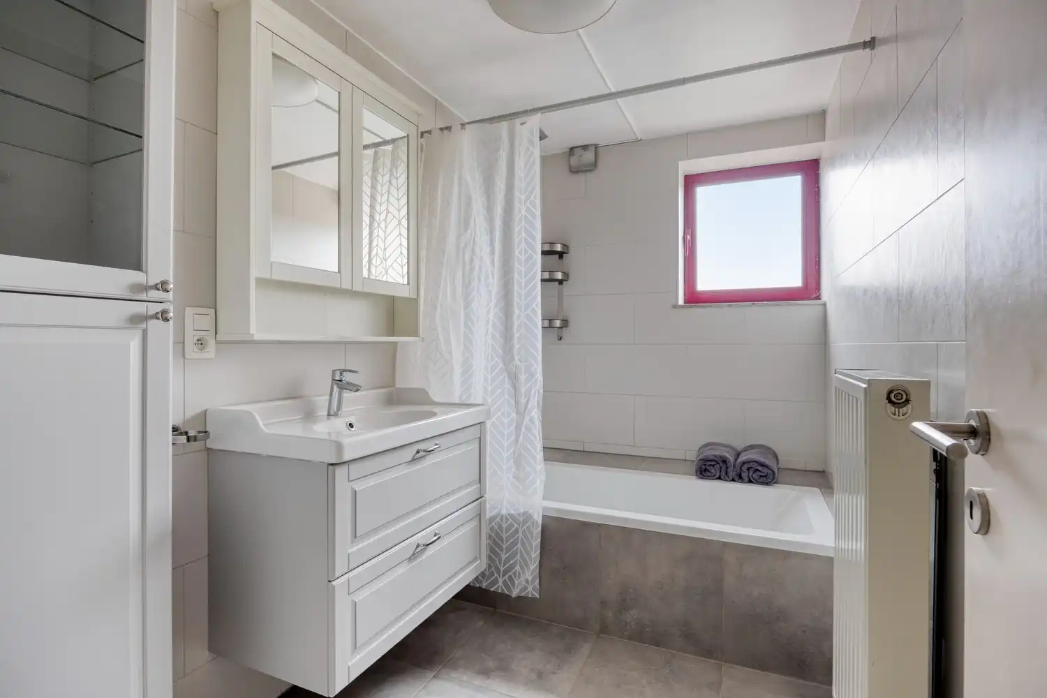 Instapklaar appartement met twee slaapkamers in Maasmechelen foto 18