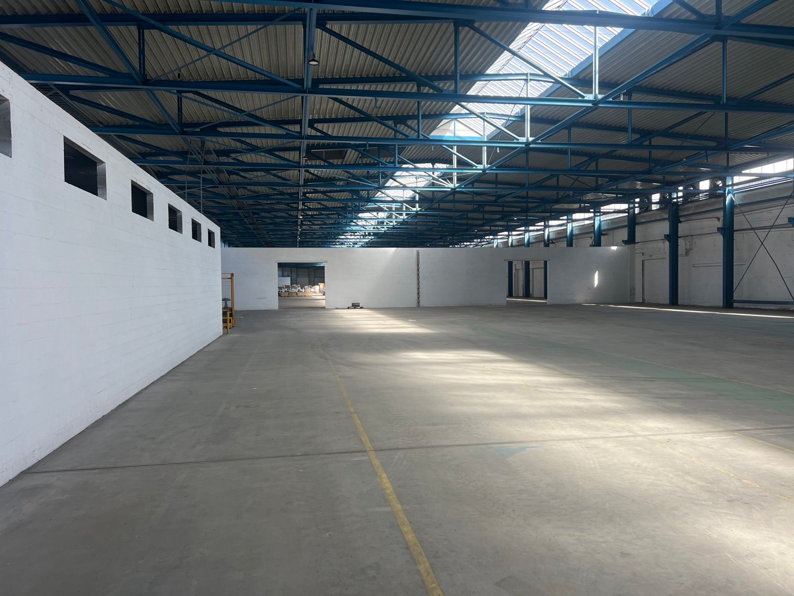 Opslagplaats te huur te ROUX foto 2