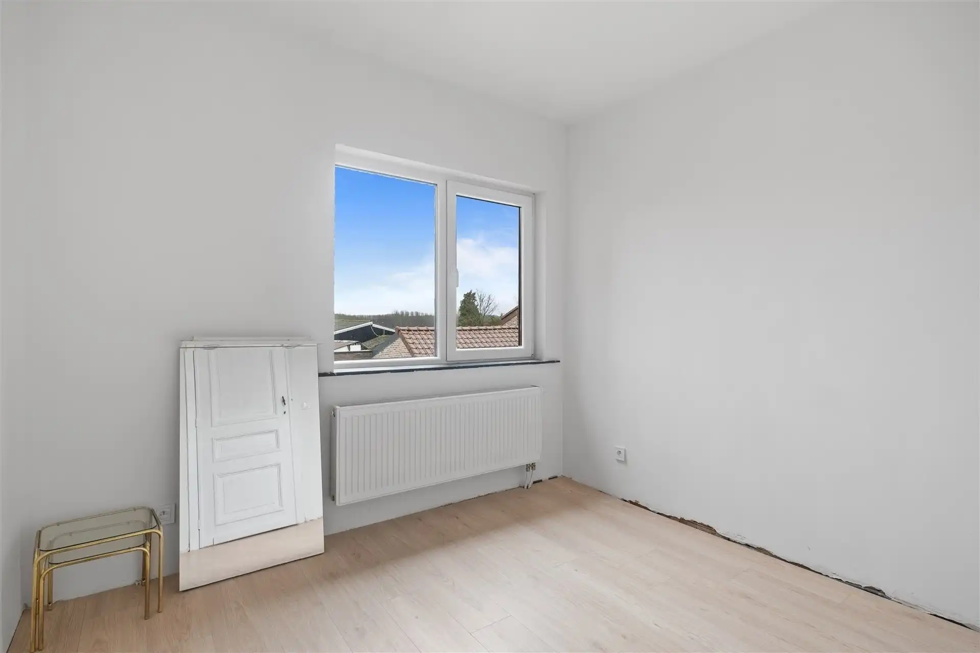 Instapklare, halfopen bebouwing, met 6 slaapkamers, op 329m² grond te Overmere.  foto 9