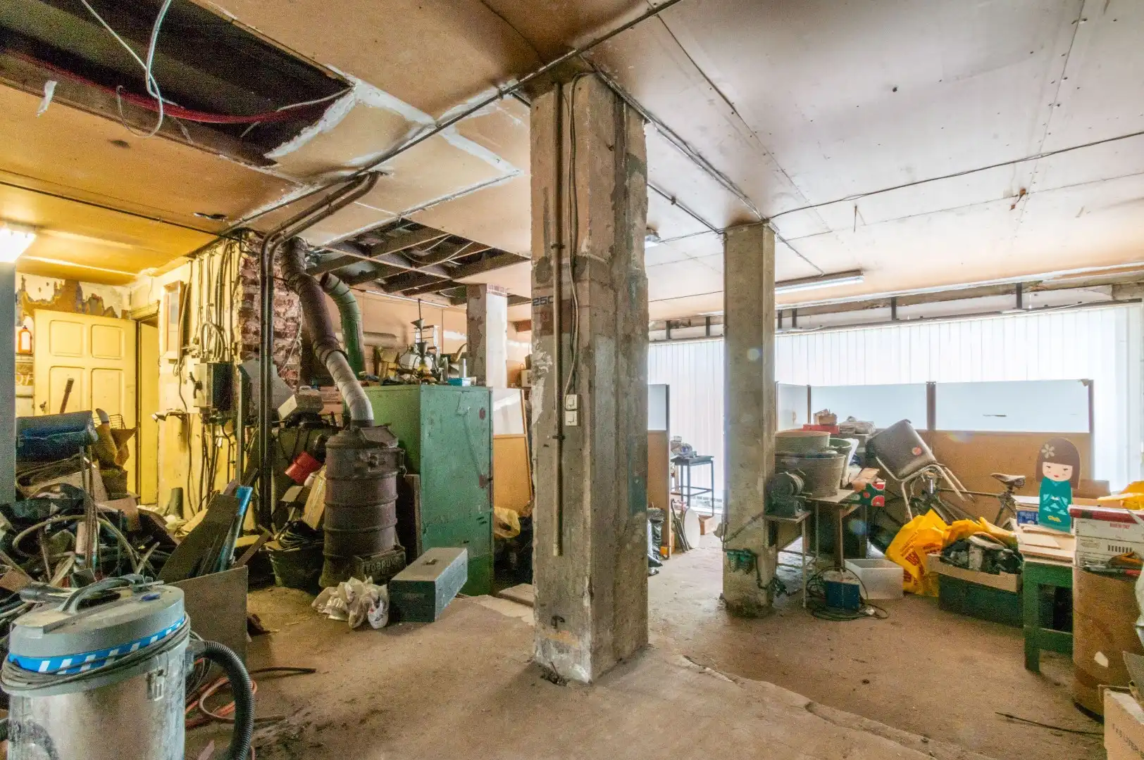 WERKPLAATS/LOODS (472m²) & KANTOOR + APP ! foto 7