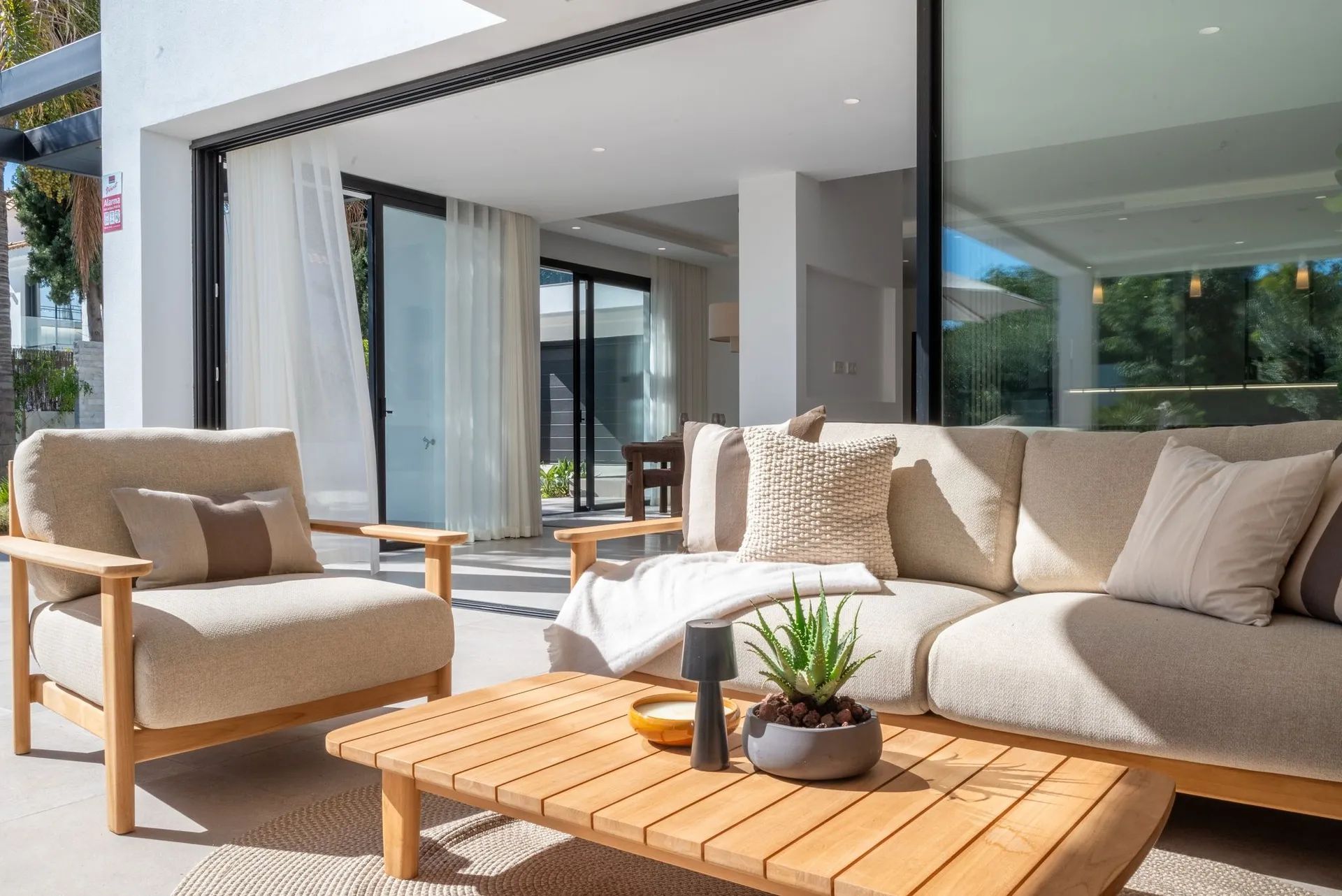 Exclusieve leefstijl in El Paraíso – waar modern design en luxe elkaar ontmoeten foto 19
