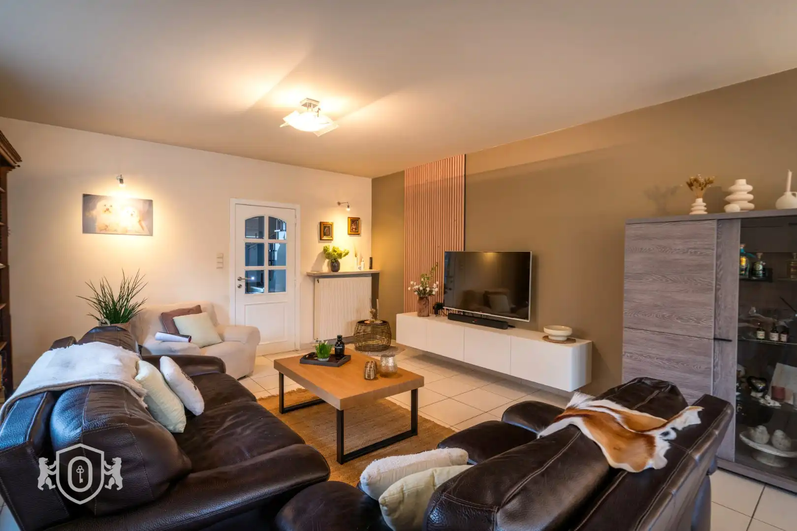 Halfopen 4-slpkr woning met tuin & garage foto 6