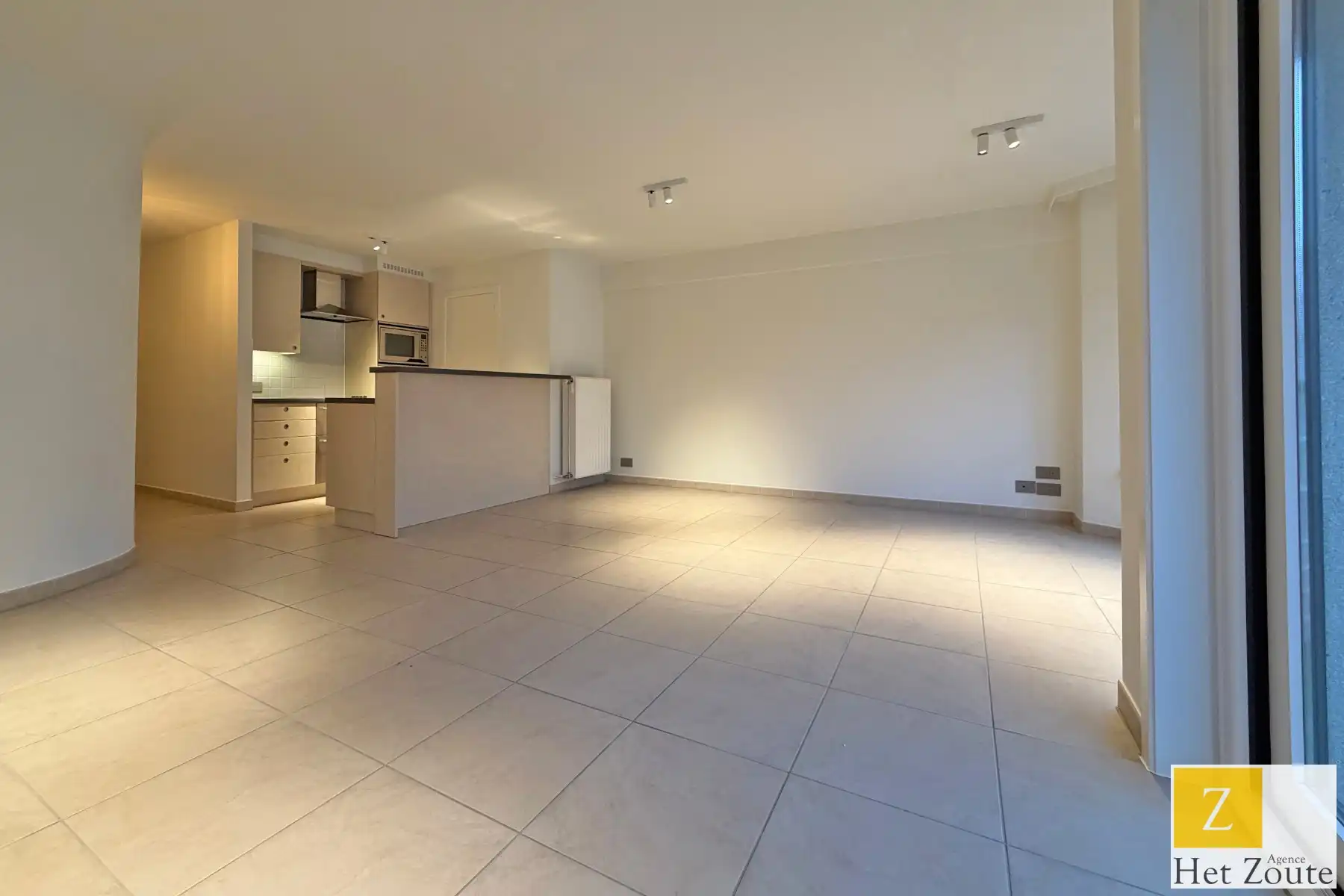 Opgefrist appartement op toplocatie - centrum Knokke foto 3