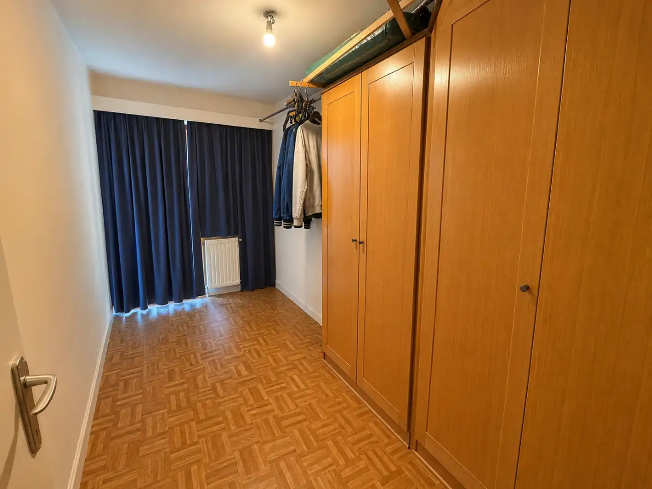 Ruim appartement te huur op de Grote Markt in Blankenberge met twee slaapkamers. Met een terrasje vooraan en achteraan- uw ideale uitvalsbasis aan de Belgische kust! foto 14