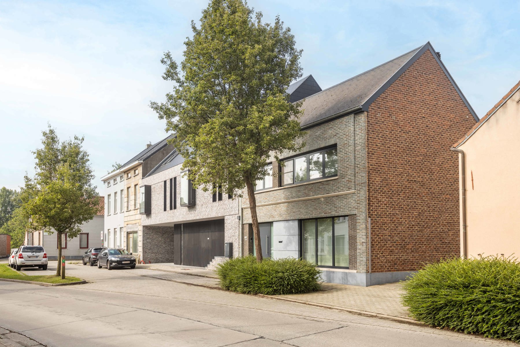 Ruime halfopen bebouwing met oprit en zonnige tuin in Outer foto 2
