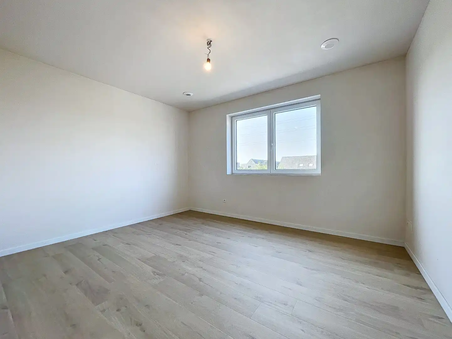 Recnte woning met 3 slaapkamers en parkeerplaats foto 5