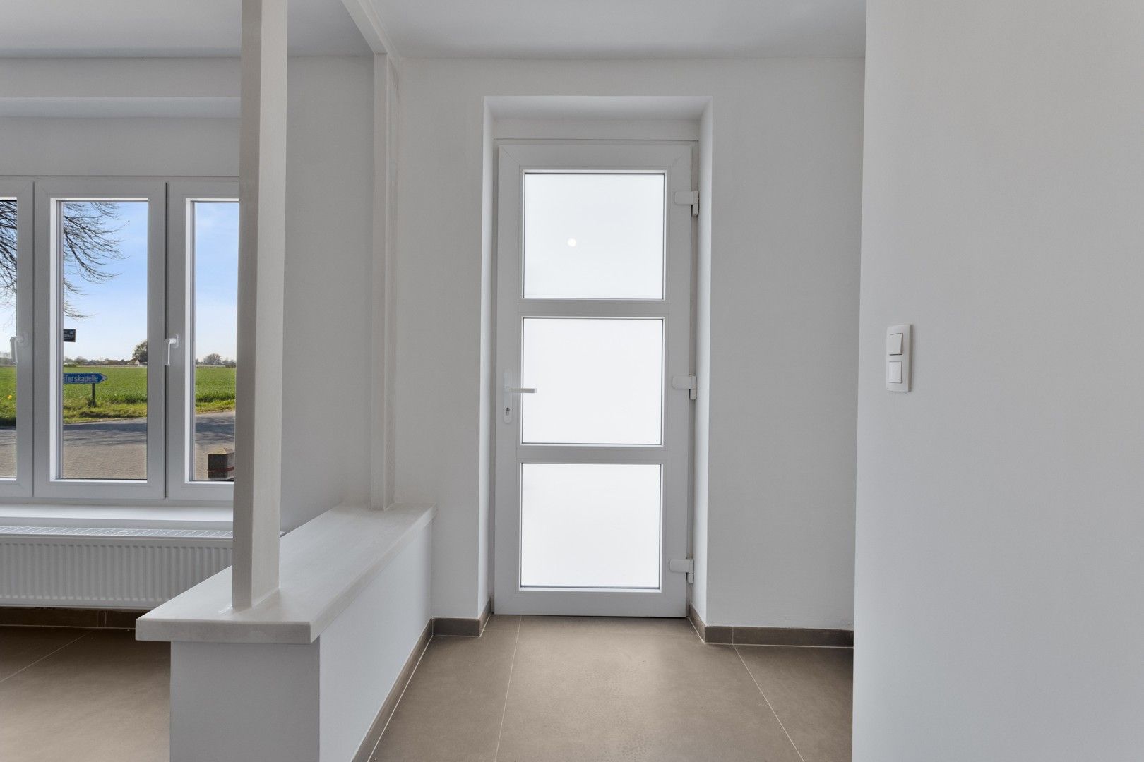 Recent gerenoveerde woning met groen zicht in Ruiselede foto 10