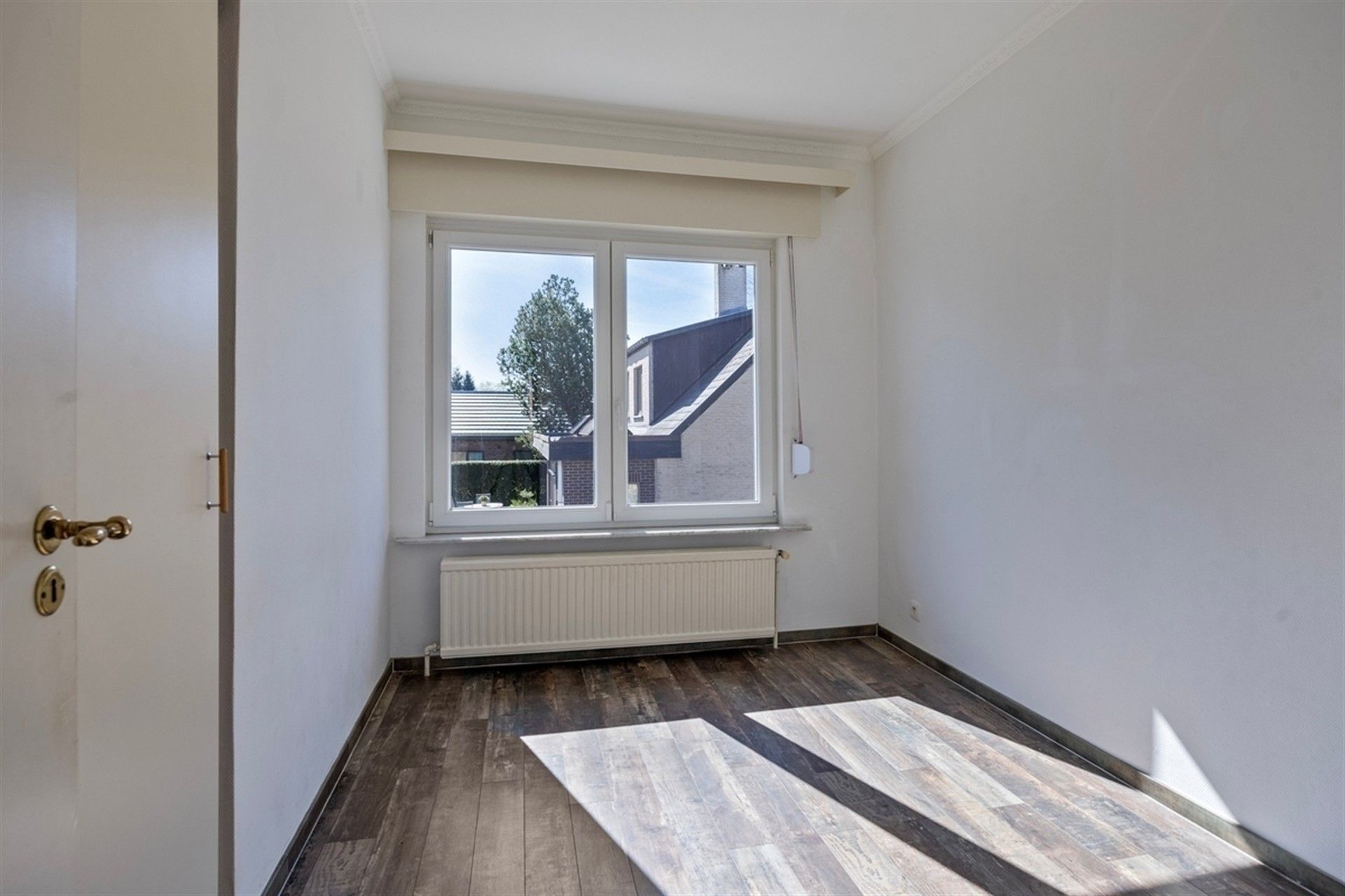 Ruime gerenoveerde villa met 4 slaapkmaers in residentiele wijk foto 15