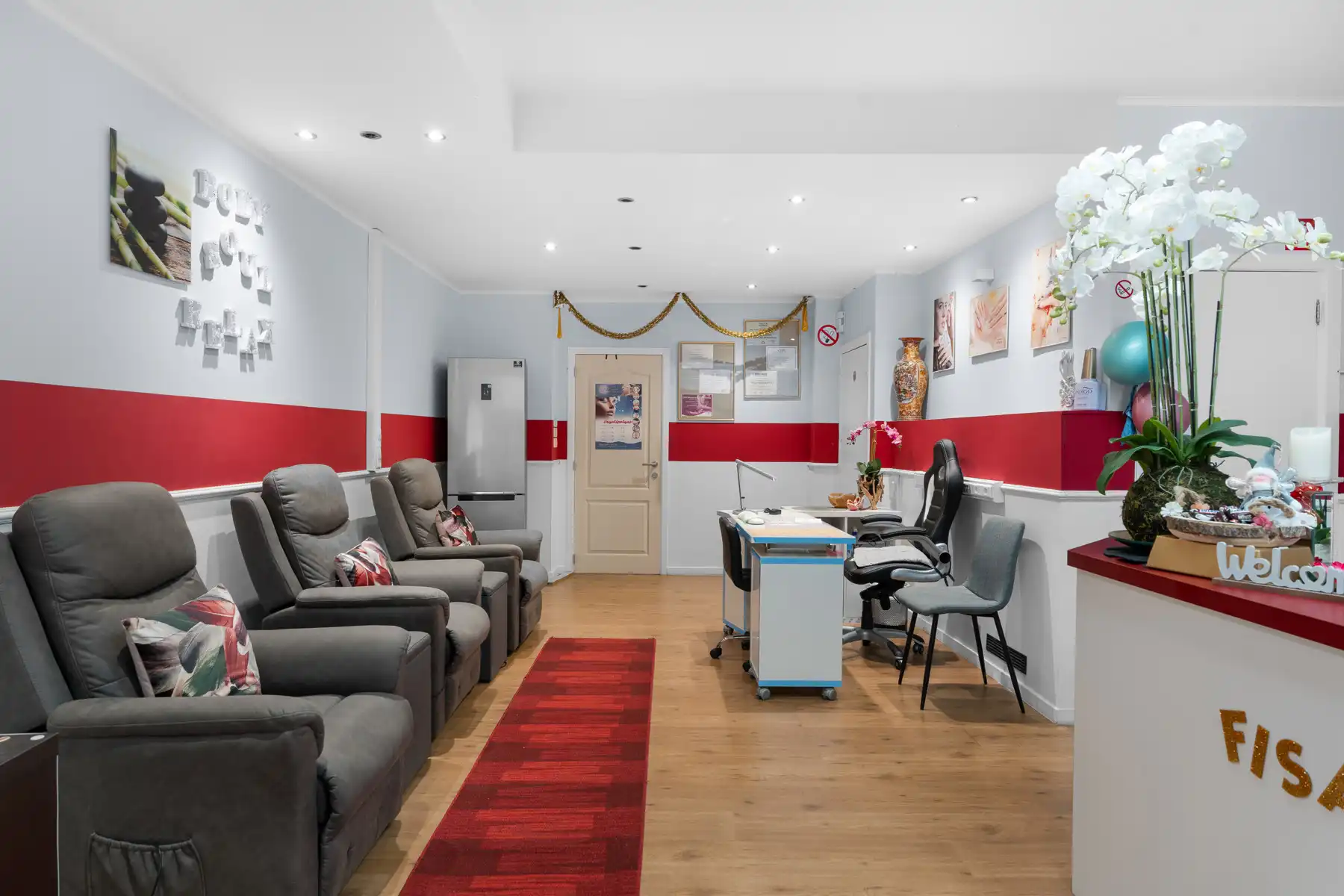 Centraal gelegen handelspand met woongelegenheid foto 3