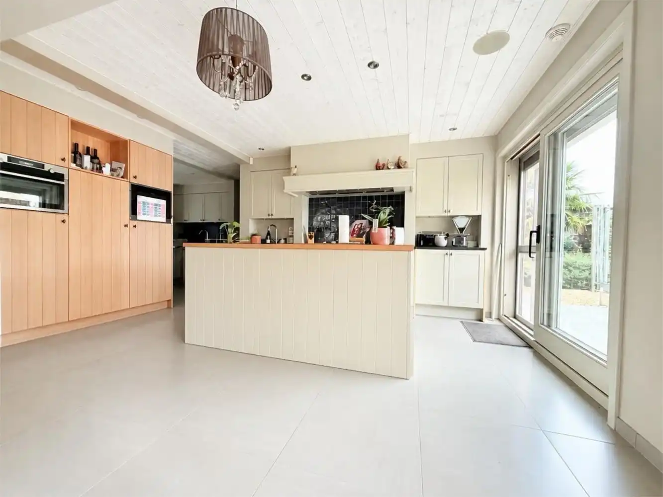 Alleenstaande woning in rustige wijk (551m2) foto 5