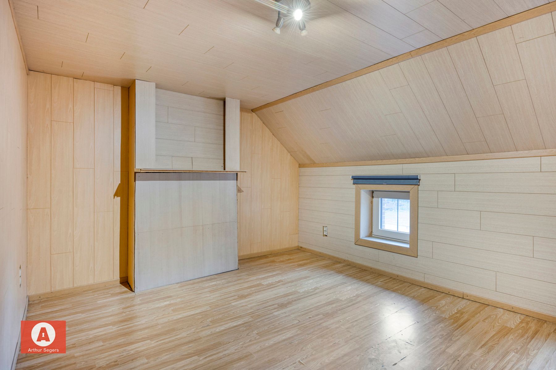 Te renoveren starters-woning of project  foto 19