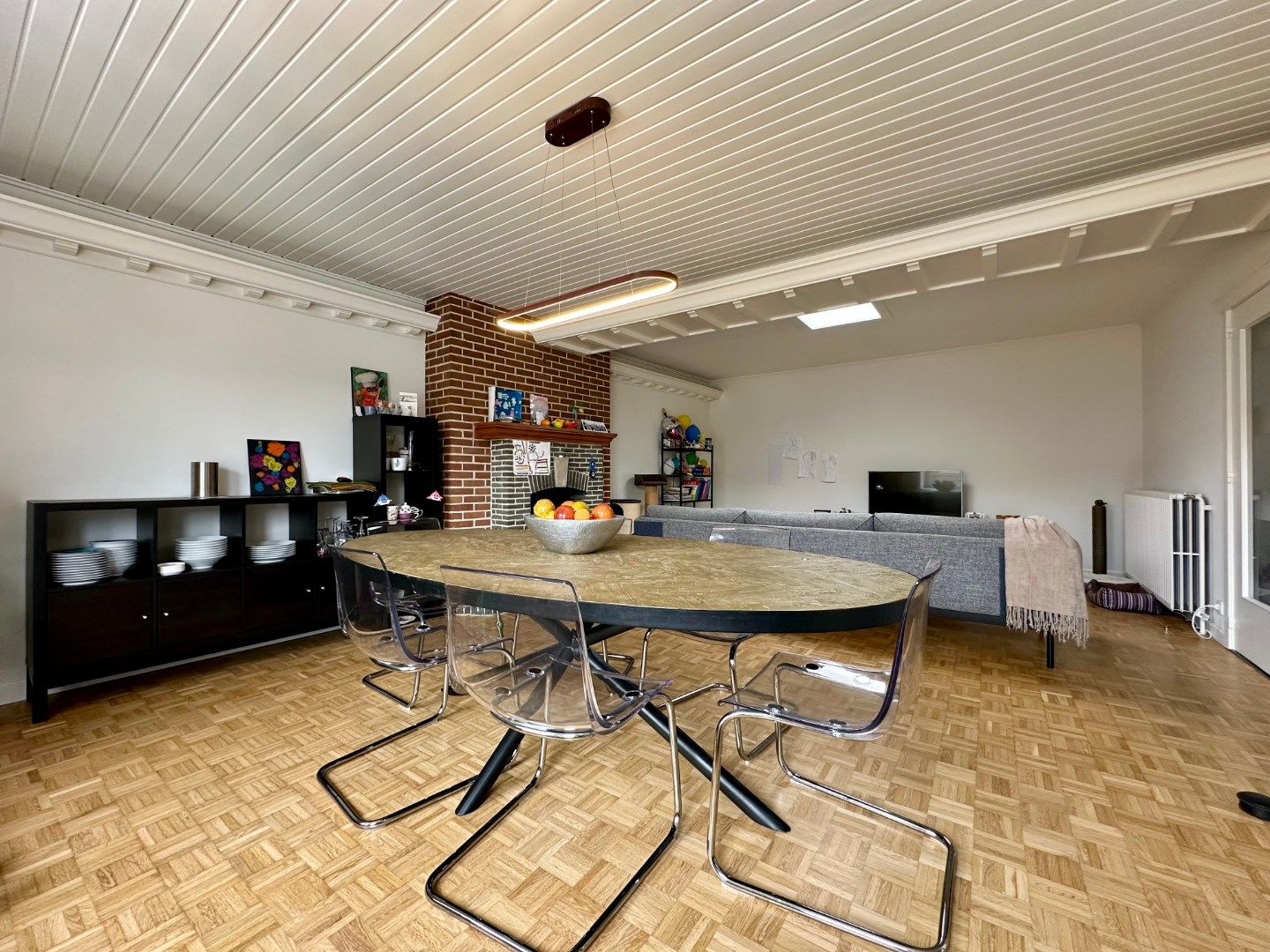Lichtrijk appartement vlakbij de Coupure foto 4