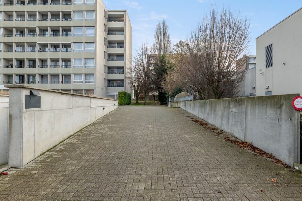 RUIME KANTOORRUIMTE VLAKBIJ HET CENTRUM VAN SINT-TRUIDEN foto 2