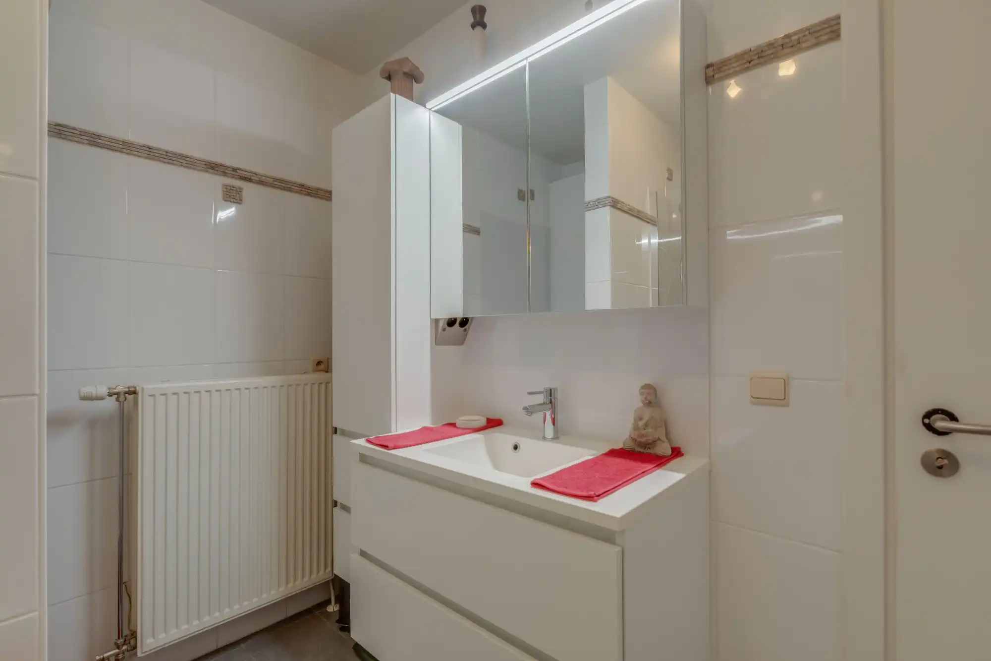 Zeer verzorgd interessant 3 slaapkamer appartement met autostaanplaats foto 15