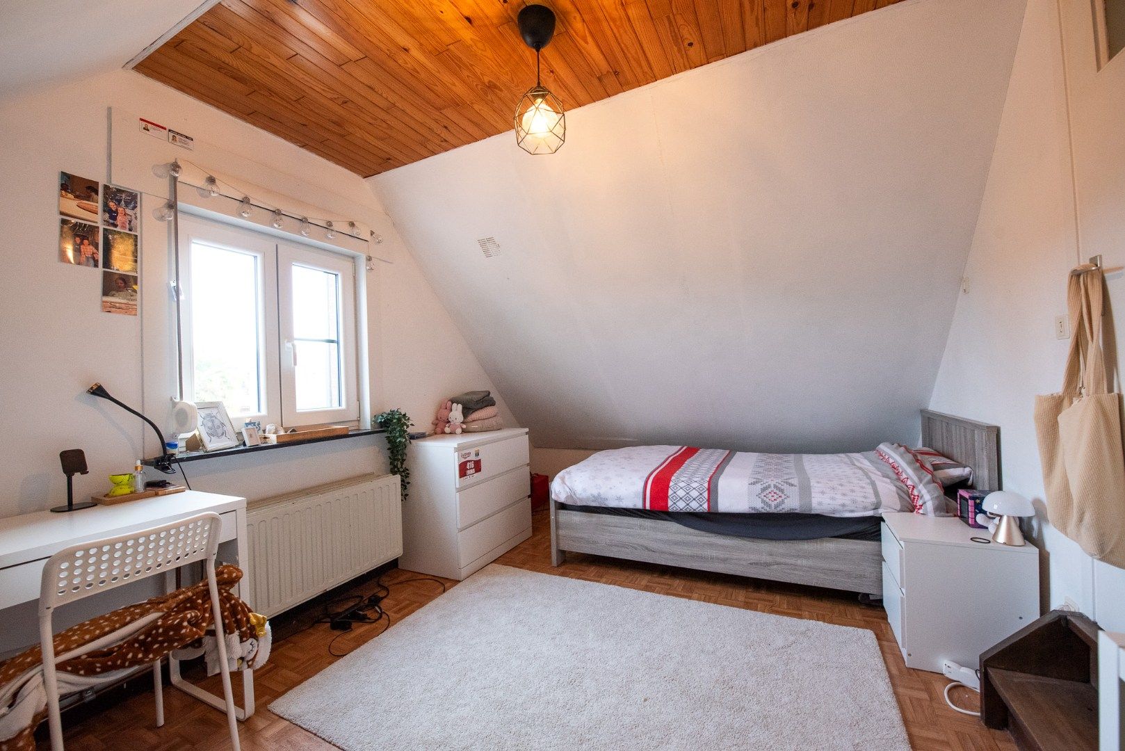 🏡 Charmante gezinswoning met 3 slaapkamers, inpandige garage en prachtige tuin in rustige woonwijk - Bezoek woensdag 10 december 15u30-17u30 (mits afspraak) foto 7