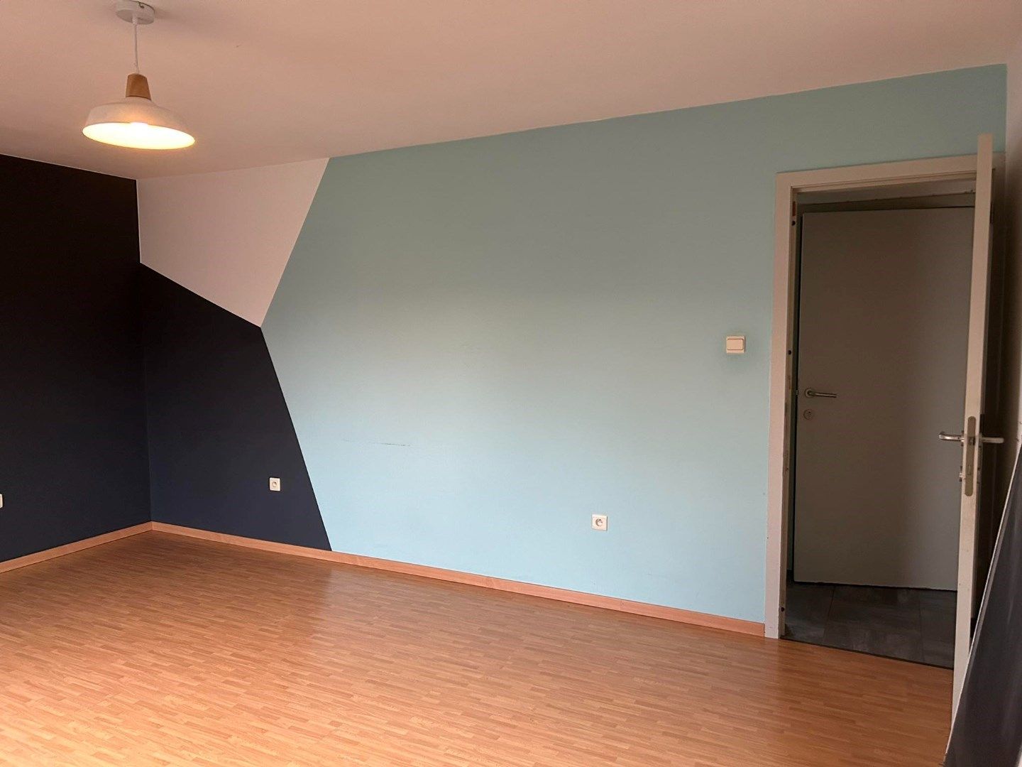 Ruim appartement met terras en 2 slaapkamers in OLV-Olen! foto 8