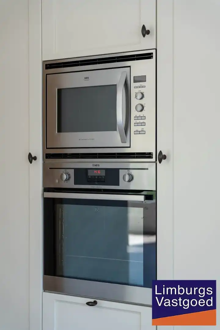Exclusieve gezinswoning, 283m², 5 slpk, praktijkruimte op toplocatie foto 10