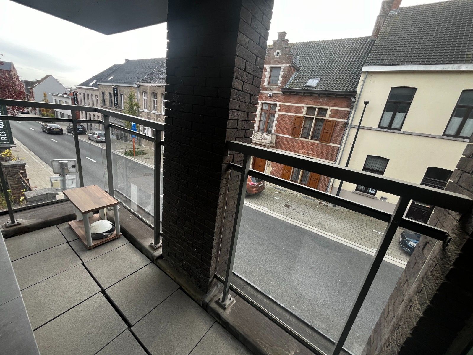 Ruim instapklaar appartement in hartje Kruishoutem foto 7