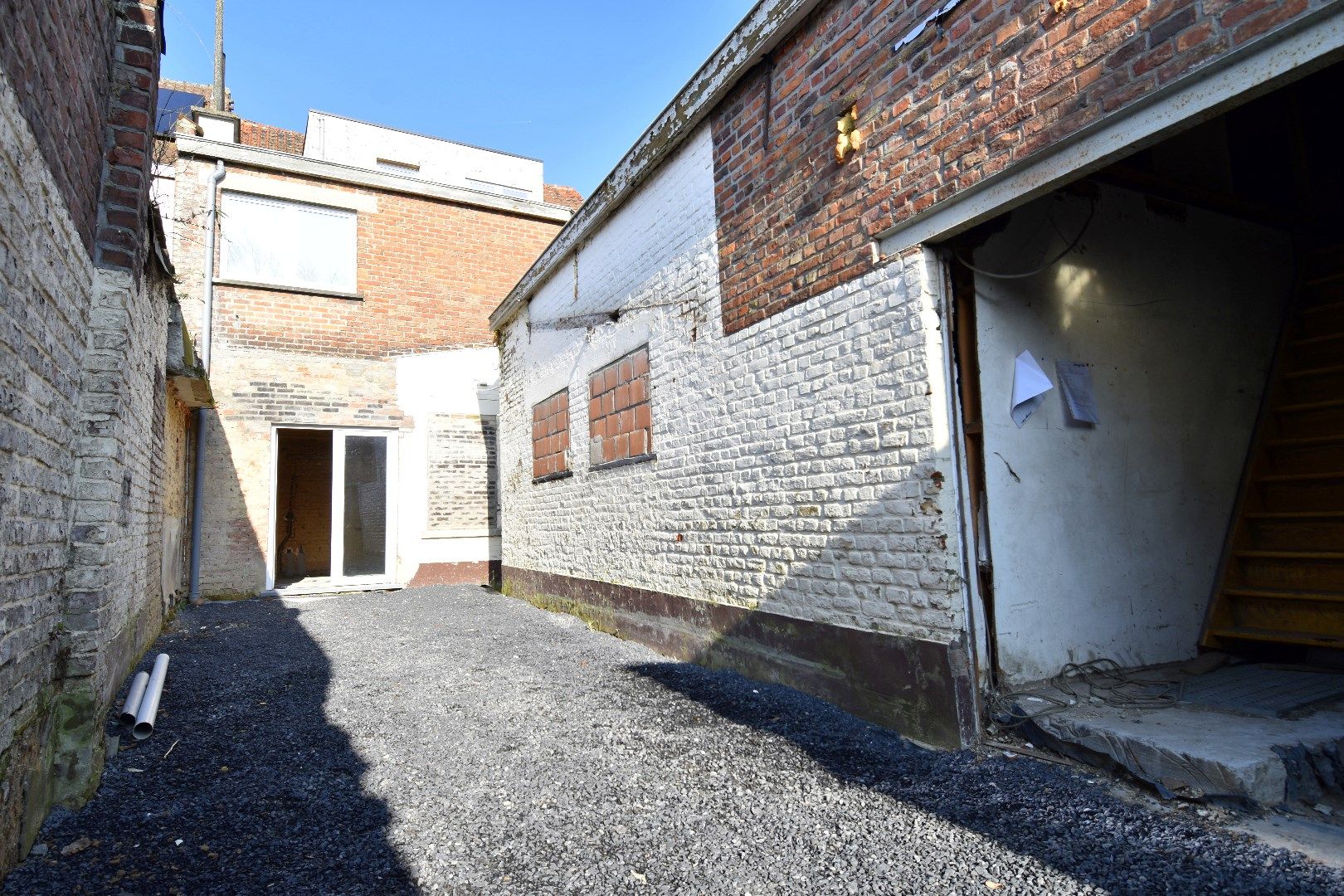 Unieke investeringskans in een gegeerde straat van Menen, te koop foto 8