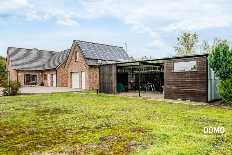 UITZONDERLIJK PERCEEL VAN 2 HA 50 A MET RUIME WONING EN TAL VAN MOGELIJKHEDEN foto 3