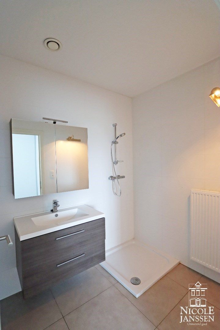 Royaal duplex-penthouse met twee slaapkamers, twee badkamers en ruime terrassen met alle privacy foto 19