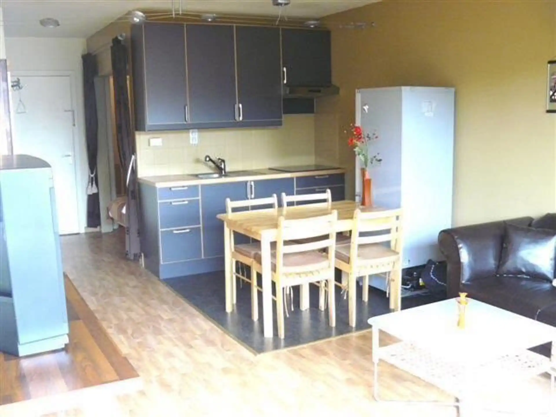 Studio in Genk-Centrum - ideaal voor eigen gebruik of als investering! foto 6