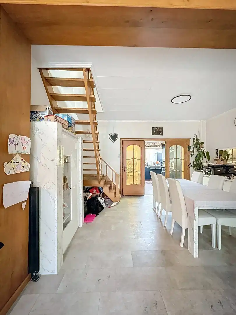 Gezellig wonen in Tienen: praktische rijwoning met terras en 3 slaapkamers foto 2