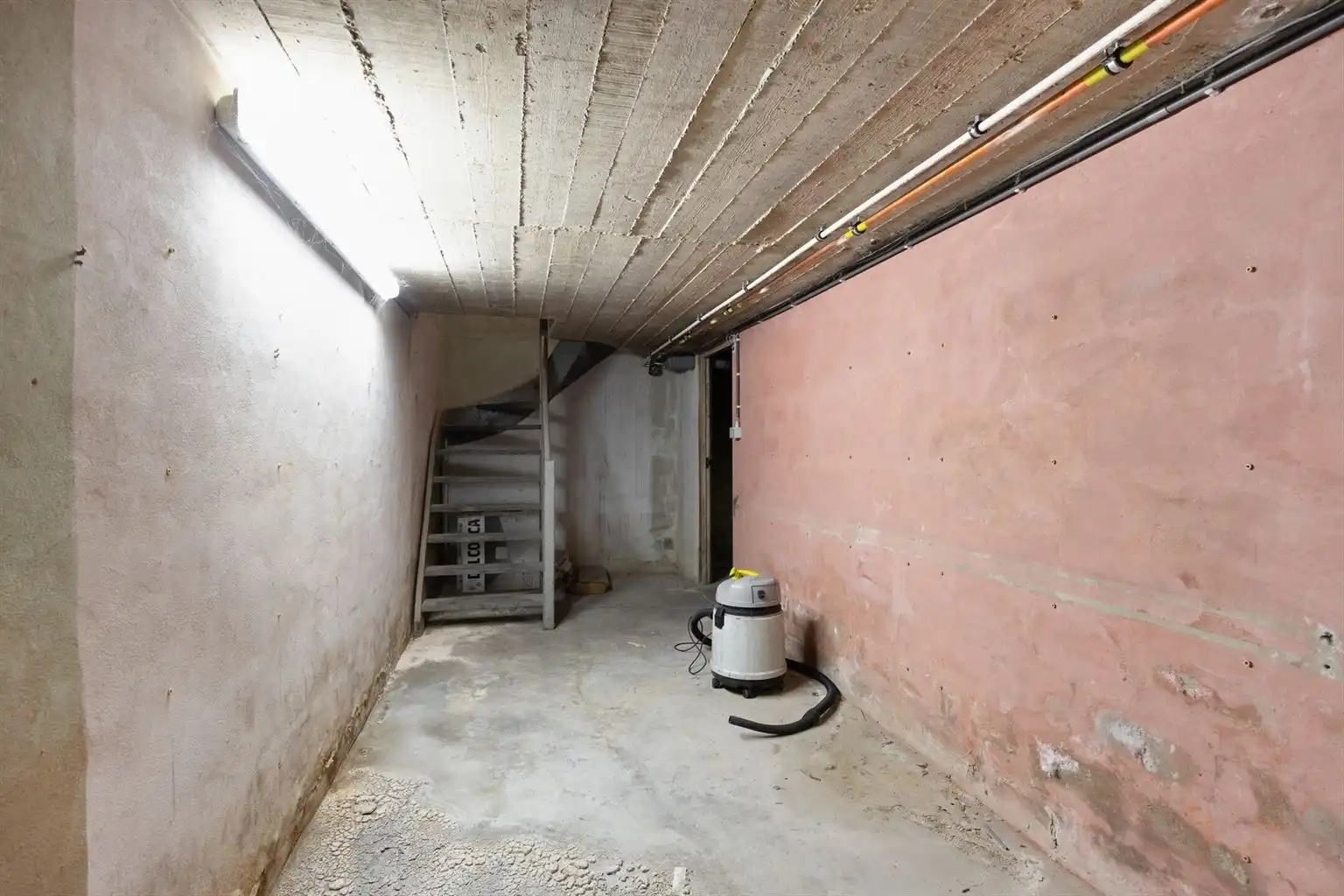 Zeer ruim 4-slaapkamerappartement met ruime terrassen en een afgesloten garage, gelegen nabij het centrum van Maaseik. foto 18