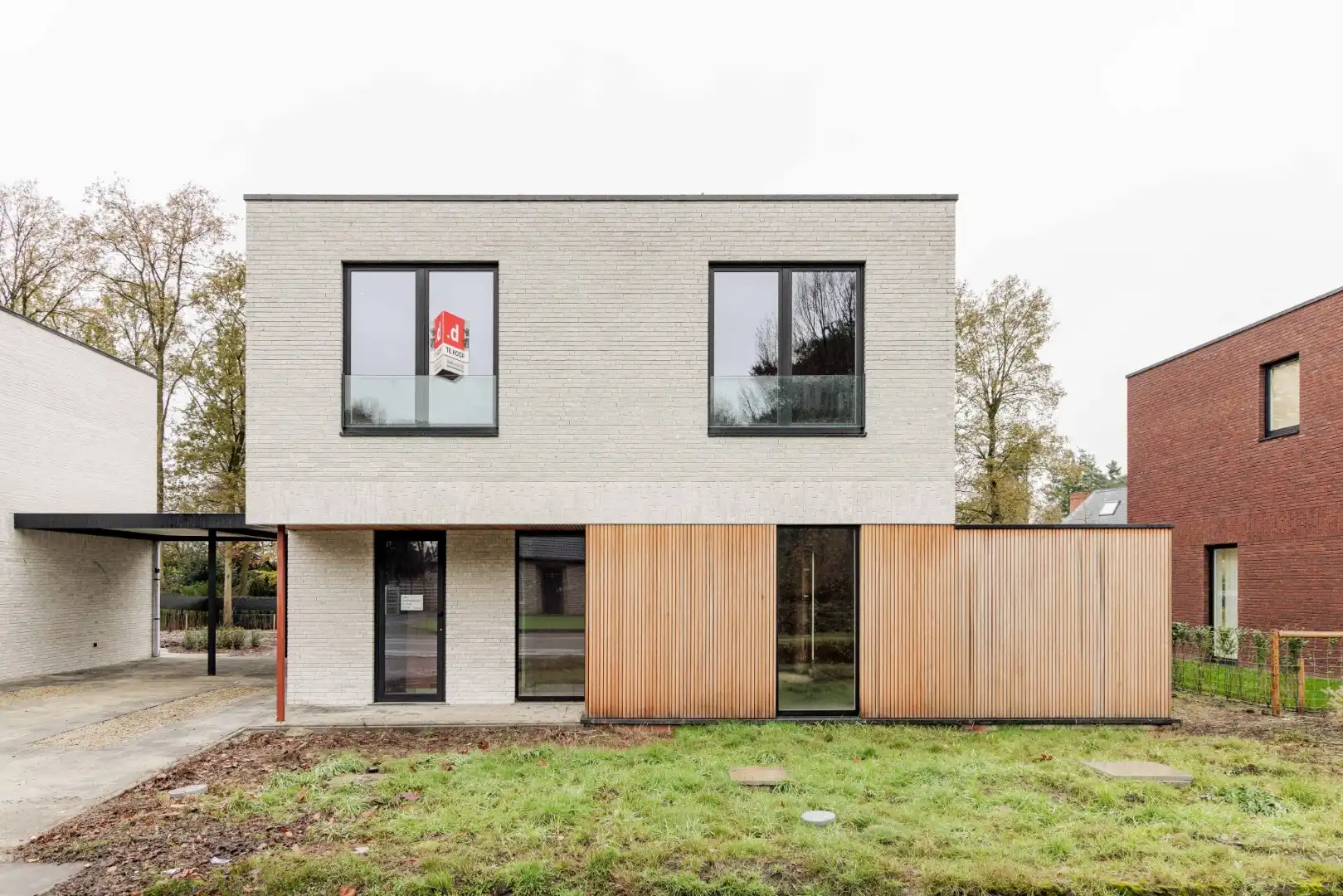 Energiezuinige open bebouwing met zongerichte tuin foto {{pictureIndex}}