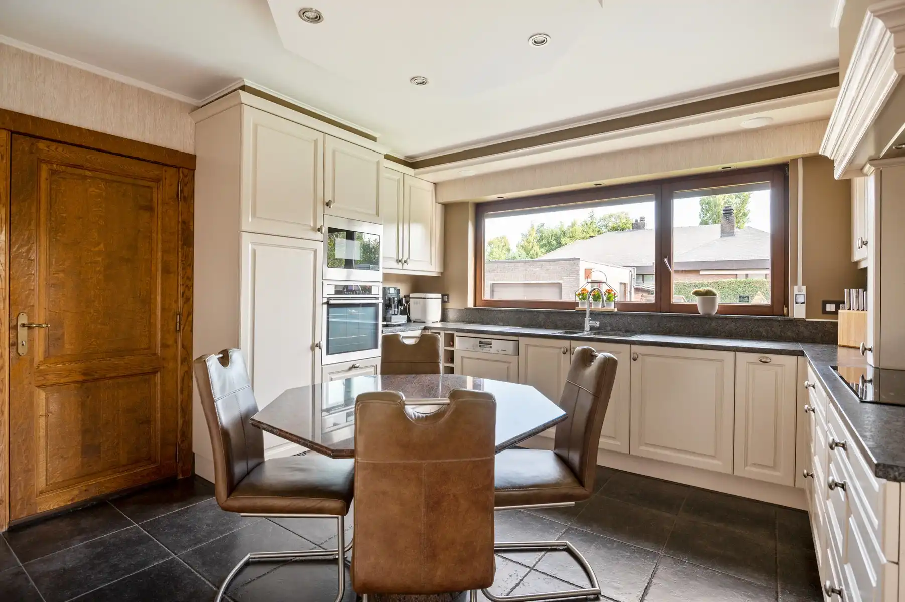 Uitstekend gelegen en energiezuinige woning foto 11