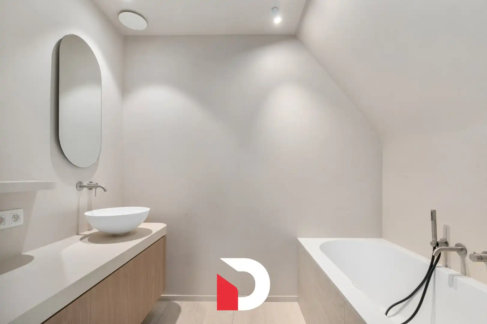 Vrijstaande villa in centrum Brugge in een oase van groen.  foto 11