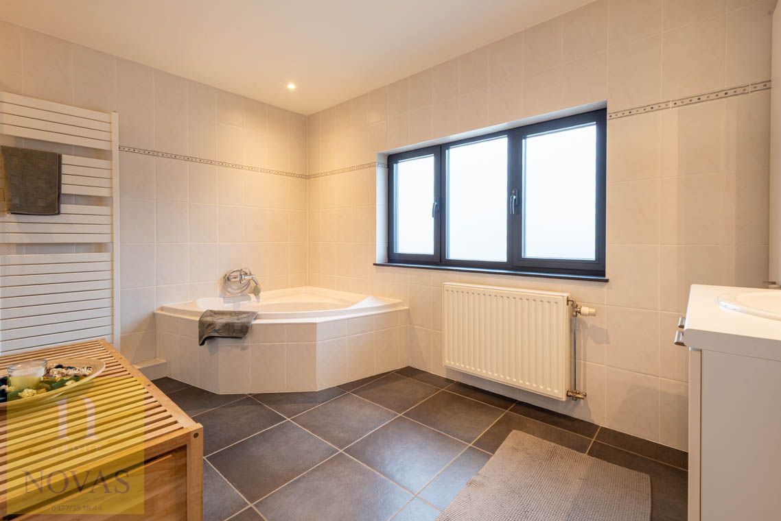 Unieke locatie, 3 slaapkamers, groot terras, heel ruime woonkamer foto 16