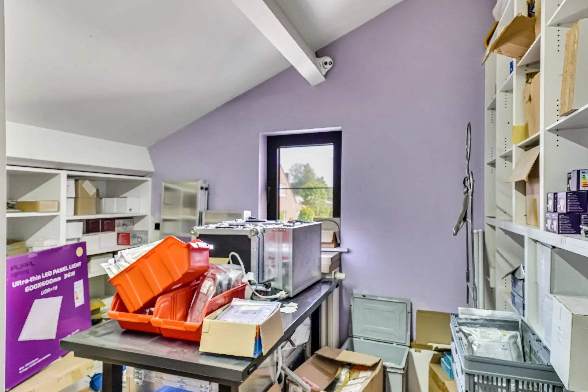 Ruime woning met zwembad op mooi groot perceel foto 28