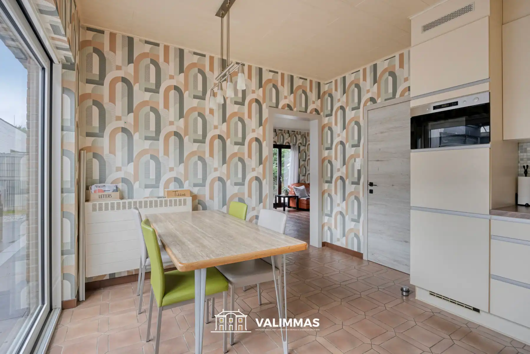 Verzorgde, mooi gelegen driegevelwoning met garage & tuintje foto 11