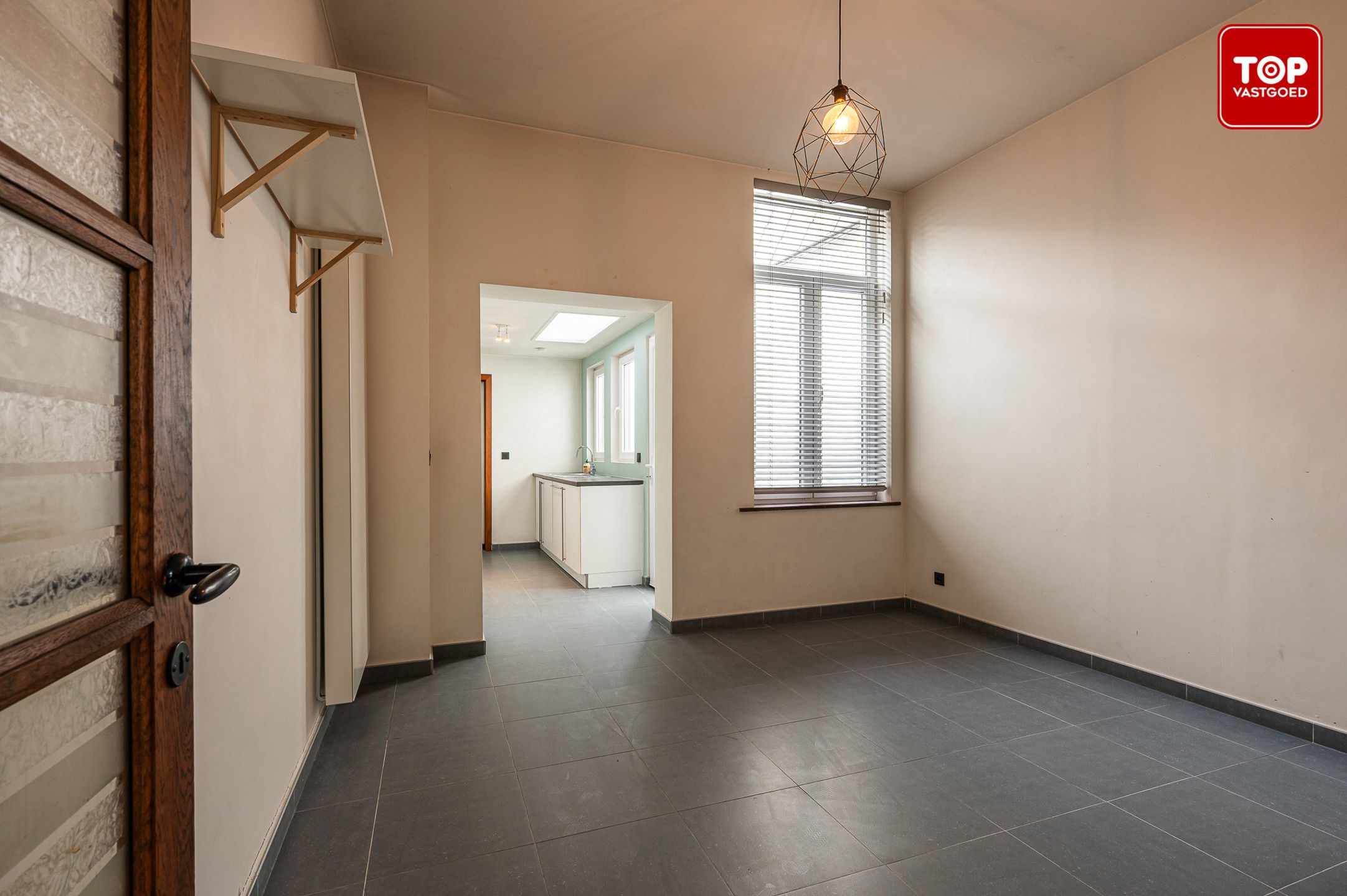 Charmante op te frissen woning nabij Gent-centrum, ideaal als starters- of opbrengstwoning foto 6